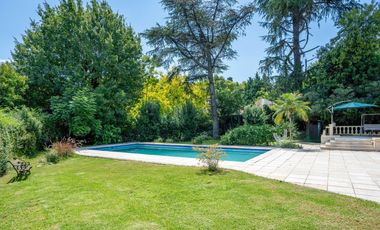 CASA EN VENTA EN LAS LOMAS DE SAN ISIDRO CON GRAN TERRENO