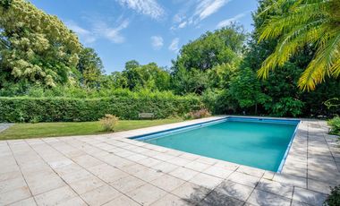 CASA EN VENTA EN LAS LOMAS DE SAN ISIDRO CON GRAN TERRENO