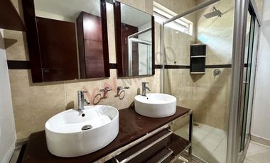 Casa con alberca en RENTA en Residencial ARBOLADA (Muy cerca de libramiento norte).