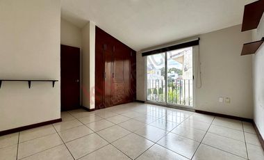Casa con alberca en RENTA en Residencial ARBOLADA (Muy cerca de libramiento norte).