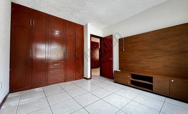 Casa con alberca en RENTA en Residencial ARBOLADA (Muy cerca de libramiento norte).