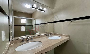 Casa AMUEBLADA con alberca en RENTA en Residencial 