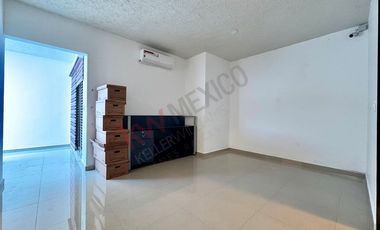 Casa AMUEBLADA con alberca en RENTA en Residencial 