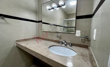 Casa AMUEBLADA con alberca en RENTA en Residencial 