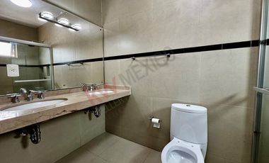 Casa AMUEBLADA con alberca en RENTA en Residencial 