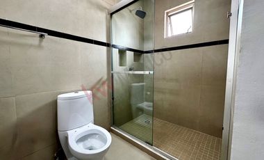 Casa AMUEBLADA con alberca en RENTA en Residencial 