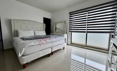 Casa AMUEBLADA con alberca en RENTA en Residencial 