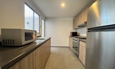 Moderna Casa en  Renta en Fraccionamiento con Alberca Zona Cuautlancingo