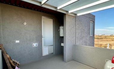 Moderna Casa en  Renta en Fraccionamiento con Alberca Zona Cuautlancingo