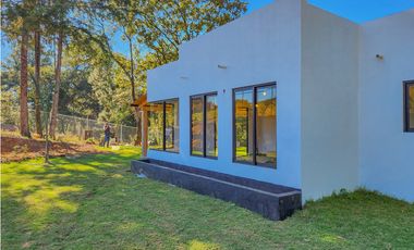 CASA EN RENTA EN ACATITLN, VALLE DE BRAVO