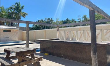 Casa en venta para remodelar a dos cuadras de la Playa de Chicxulub Progreso , Mérida