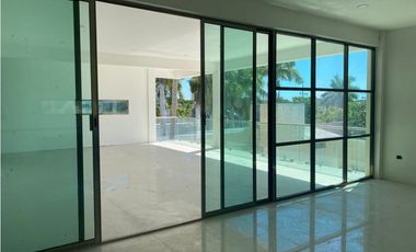 Casa en venta para remodelar a dos cuadras de la Playa de Chicxulub Progreso , Mérida