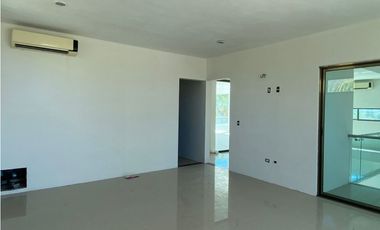 Casa en venta para remodelar a dos cuadras de la Playa de Chicxulub Progreso , Mérida