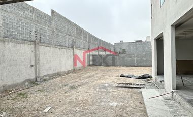 Casa en Venta en Residencial Canteras con 400m2 de Jardín