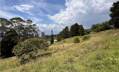 HERMOSO LOTE INDEPENDIENTE CON VISTA A LA CIUDAD EN VENTA  LOS BALSOS