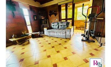 Hermosa Casa Unifamiliar con Amplios Espacios.