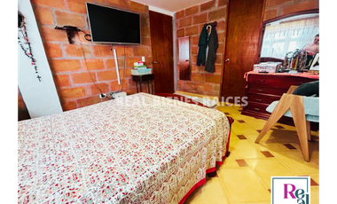 Hermosa Casa Unifamiliar con Amplios Espacios.