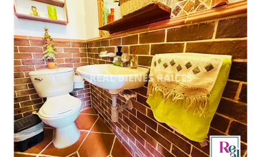 Hermosa Casa Unifamiliar con Amplios Espacios.