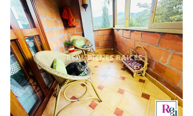 Hermosa Casa Unifamiliar con Amplios Espacios.