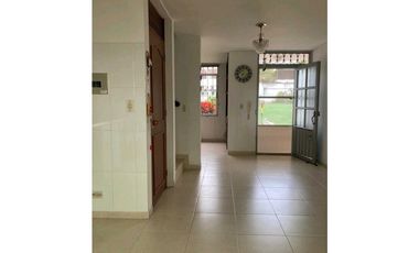 Se vende casa en conjunto cerrado