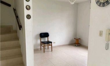 Se vende casa en conjunto cerrado
