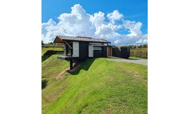 Hermosa casa en venta ubicada en Guatapé
