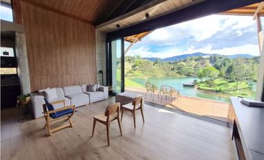 Hermosa casa en venta ubicada en Guatapé