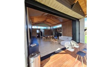 Hermosa casa en venta ubicada en Guatapé
