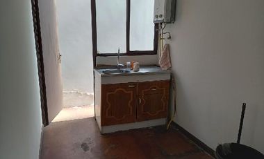 Casa 2 pisos, en pleno centro de Curicó