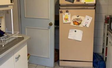 Acogedora Casa de tres pisos, uso comercial