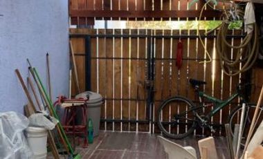 Acogedora Casa de tres pisos, uso comercial