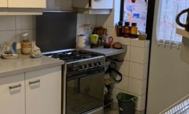 Acogedora Casa de tres pisos, uso comercial