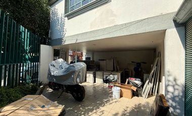 Casa en Venta en Xochimilco Jardines del Sur 3 Recámaras 3 Estacionamientos Serv