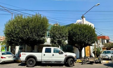 Casa en Venta en Xochimilco Jardines del Sur 3 Recámaras 3 Estacionamientos Serv