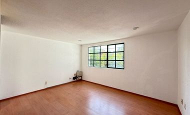 Casa en Venta en Xochimilco Jardines del Sur 3 Recámaras 3 Estacionamientos Serv