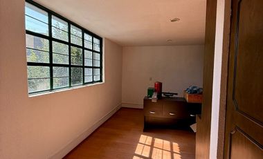 Casa en Venta en Xochimilco Jardines del Sur 3 Recámaras 3 Estacionamientos Serv