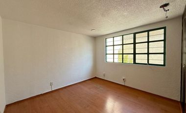 Casa en Venta en Xochimilco Jardines del Sur 3 Recámaras 3 Estacionamientos Serv