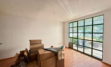 Casa en Venta en Xochimilco Jardines del Sur 3 Recámaras 3 Estacionamientos Serv