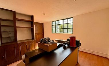 Casa en Venta en Xochimilco Jardines del Sur 3 Recámaras 3 Estacionamientos Serv