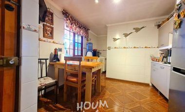 LINDA CASA, LLEGAR Y HABITAR FRENTE A PLAZA MUY FAMILIAR