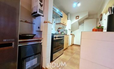 LINDA CASA, LLEGAR Y HABITAR FRENTE A PLAZA MUY FAMILIAR