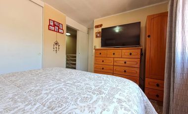 LINDA CASA, LLEGAR Y HABITAR FRENTE A PLAZA MUY FAMILIAR