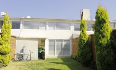 BELLA CASA EN CONDOMINIO HORIZONTAL CALIMAYA