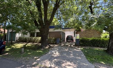 Oportunidad!Casa a reciclar en la mejor zona del Golf
