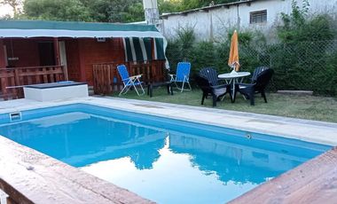 Casa Quinta en La Plata - Pileta y Parrilla, 2 Dormitorios