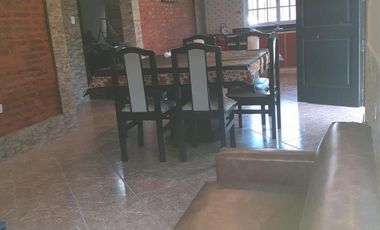 Casa Quinta en La Plata - Pileta y Parrilla, 2 Dormitorios