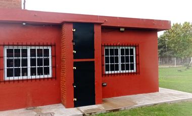Casa Quinta en La Plata - Pileta y Parrilla, 2 Dormitorios
