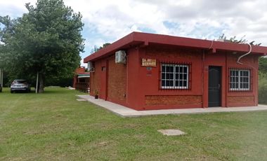 Casa Quinta en La Plata - Pileta y Parrilla, 2 Dormitorios