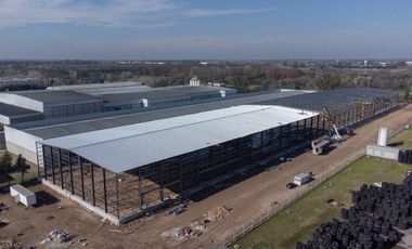 Alquiler 15.000 mts cubiertos Nave Industrial  Ezeiza