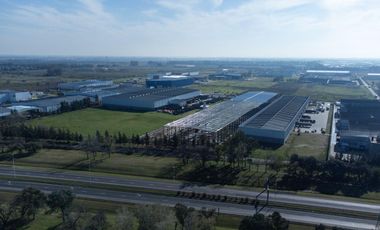 Alquiler 15.000 mts cubiertos Nave Industrial  Ezeiza